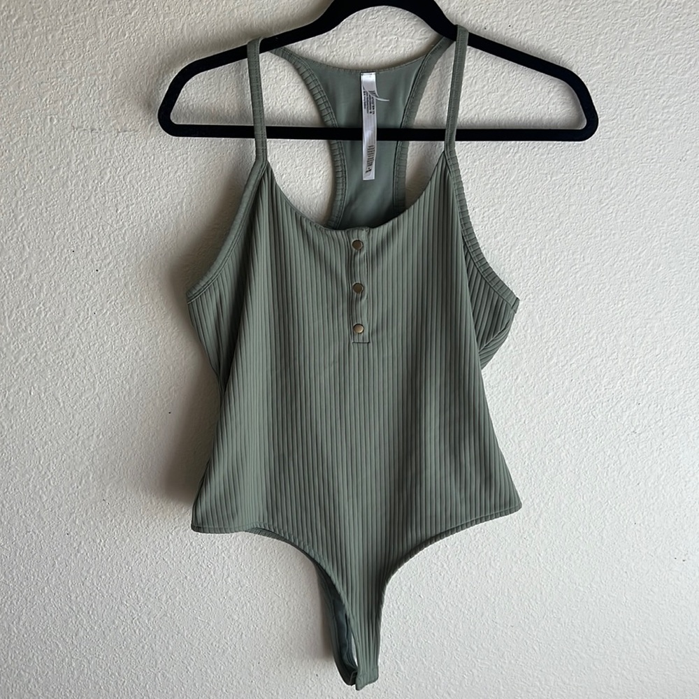 Victoria‘s Secret Sport Bodysuit Medium Green Button Front Ribbed Racerback